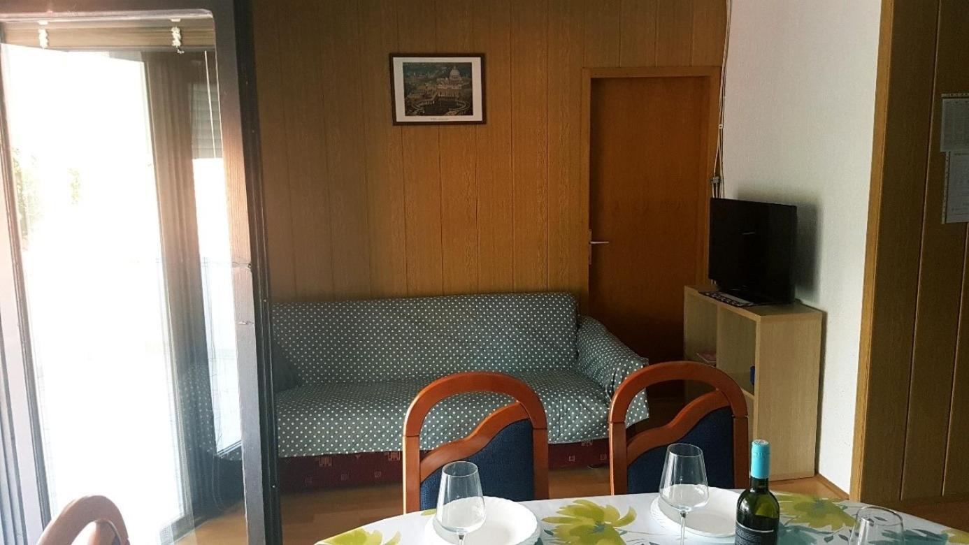 Apartments For Families With Children Lopar, Rab - 10402 Room photo